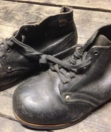 Обувь кожаная рабочая, утратившая потребительские свойства (ФККО 40310100524)